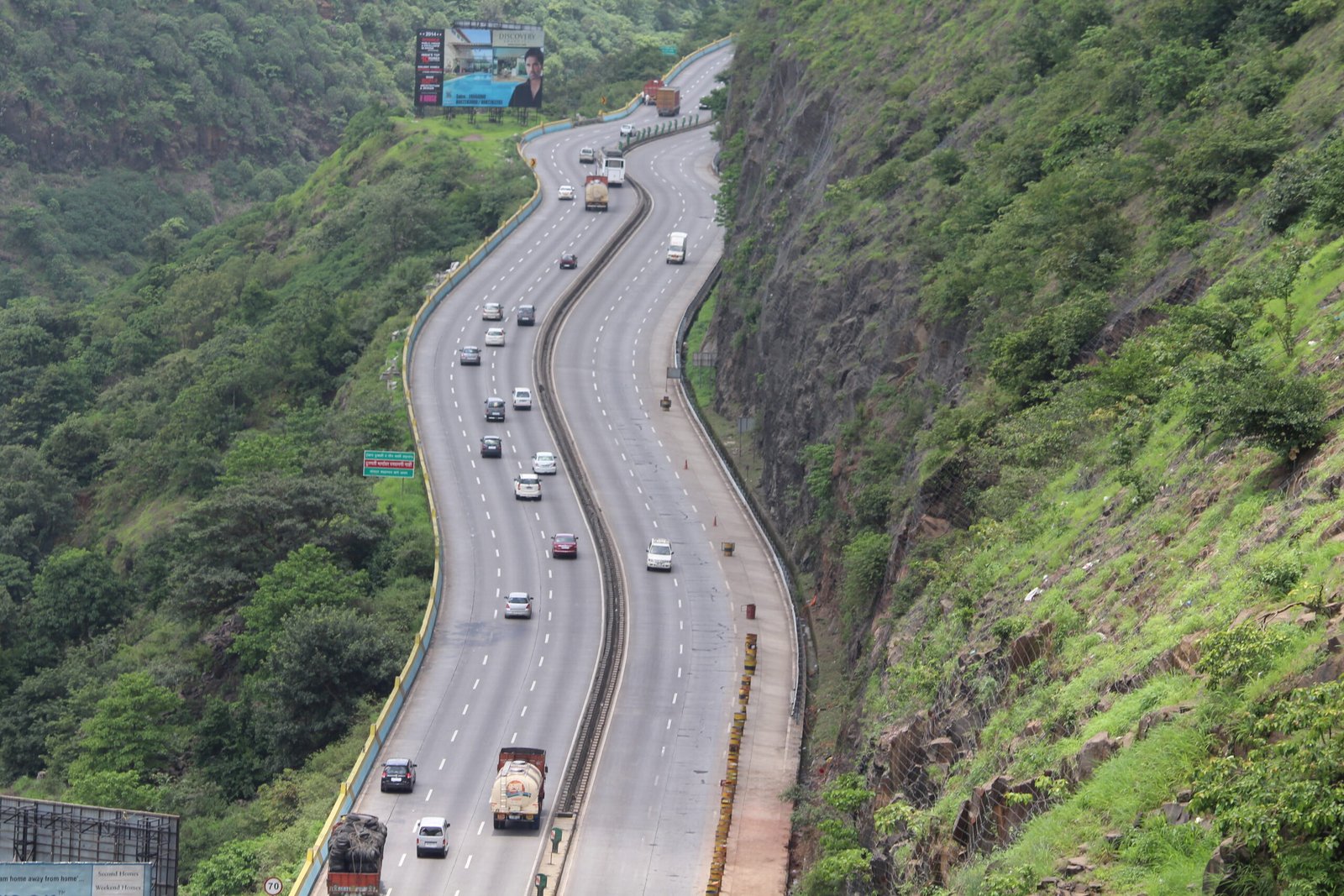 pune traffic gridlock unchecked parking and staff shortage plague city roads 1792507442 scaled
